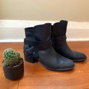 UGG Elysian Black Leather Ankle Boots